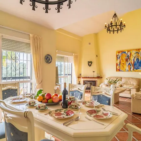 Σπίτι διακοπών 3 Bedroom Awesome In Calahonda *